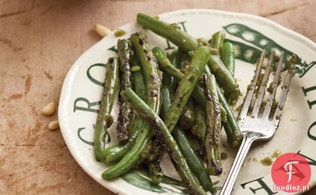Zwęglona fasolka szparagowa z cytrynowym Pesto werbena