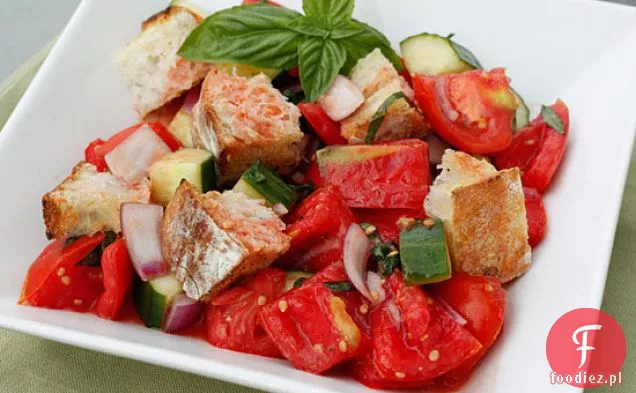 Panzanella (włoska sałatka chlebowa)