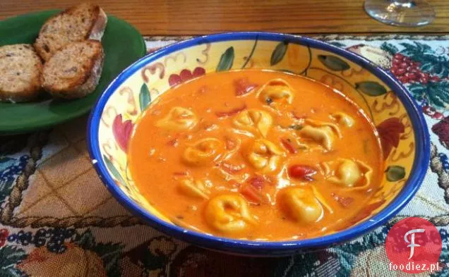 Kremowa Zupa Pomidorowa Z Bazylią Tortellini