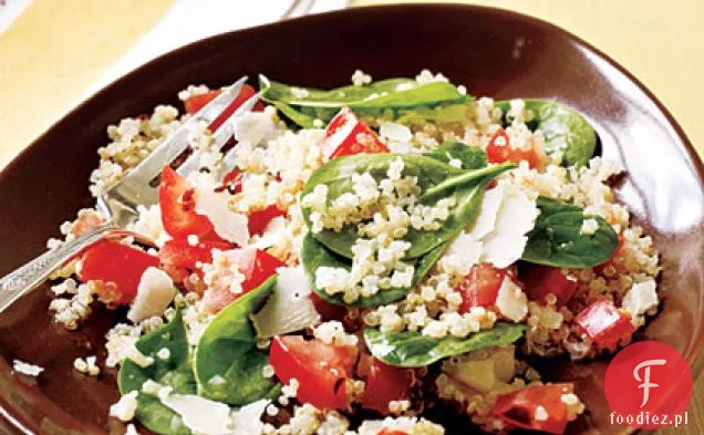 Quinoa z pieczonym czosnkiem, pomidorami i szpinakiem
