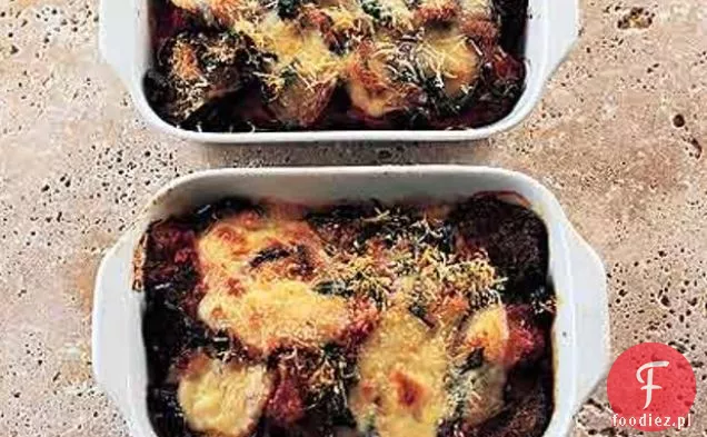 Bakłażan z pomidorem, mozzarellą i parmezanem