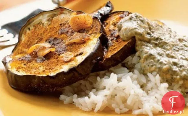 Bakłażan z sosem szpinakowo-jogurtowym (Hariyali Kadhi)