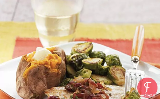 Zapiekane kotlety z indyka z salsą żurawinowo-karmelizowaną cebulą