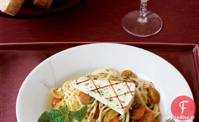 Spaghettini z pomidorami Pesto i grillowanym bakłażanem