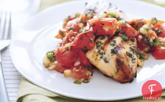 Grillowany kurczak z pieczonym pomidorem i salsą Oregano