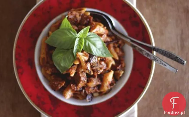 Włoski Seitan, Pieczony Bakłażan, Cukinia, Czosnek I Bazylia Penne