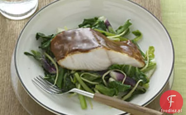Hoisin-glazurowany Czarny dorsz z Bok Choy