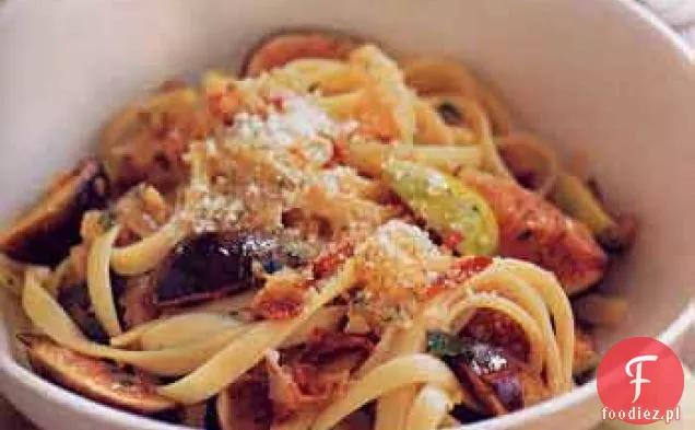 Jajko fettuccine z figami, rozmarynem i pancettą