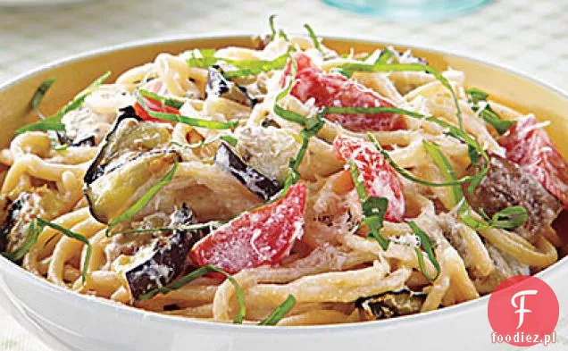 Spaghetti z bakłażanem, ricottą i pomidorami