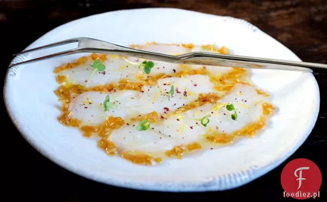 Carpaccio Z Dorsza Suffolk Z Szalotką, Imbirem I Winegretem Sojowym