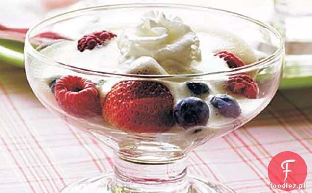 Zabaglione ze świeżymi jagodami