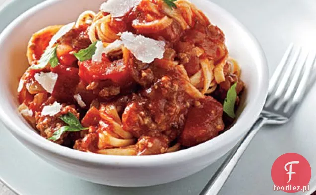 Linguine z łatwym sosem mięsnym