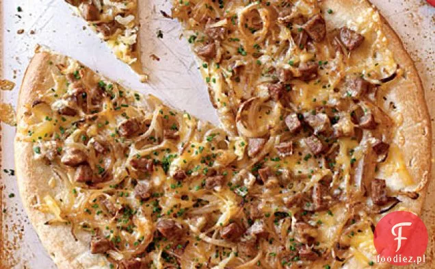 Kiełbasa z kurczaka, słodka cebula i koper włoski Pizza