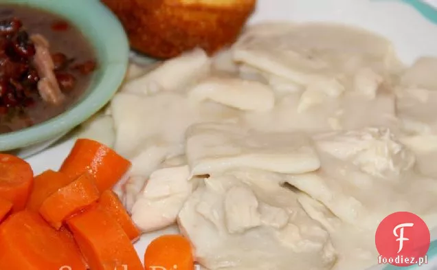 Domowy kurczak w stylu południowym i pierogi