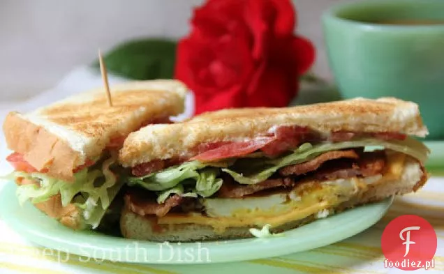 Smażone jajko BLT Sandwich