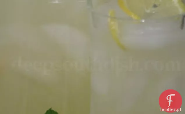 Old Fashioned Homemade Lemoniada