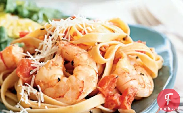 Pikantne krewetki i Fettuccine