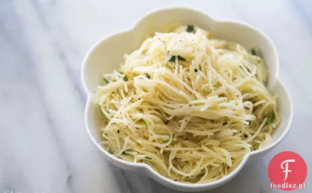 Angel Hair makaron z czosnkiem, ziołami i parmezanem