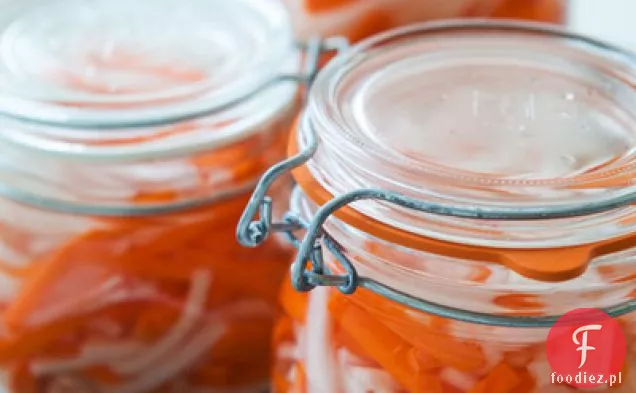 Wietnamski Daikon i ogórki z marchwi