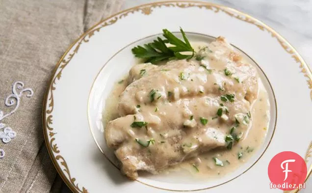 Pieczony dorsz z molwy w sosie maślano-cytrynowo-czosnkowym