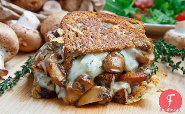 Pieczarkowa kanapka z grillowanym serem (aka The Mushroom Melt)