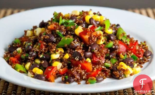 Sałatka Quinoa z kukurydzą i czarną fasolą