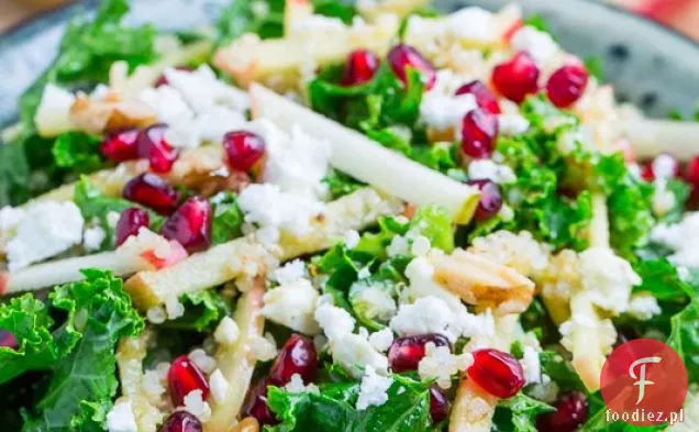 Jabłko i granat Quinoa i sałatka z jarmużu z fetą w Curry Klon Dijon Dressing