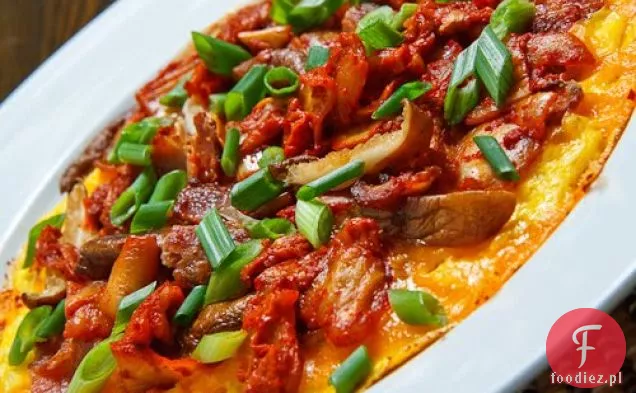 Kimchi, boczek i omlet z grzybami Shiitake