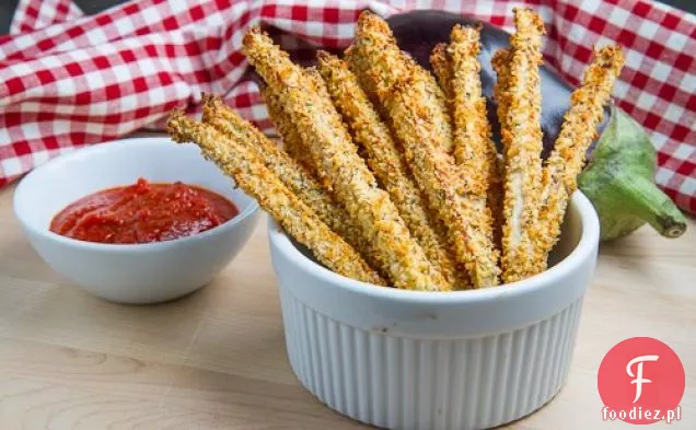 Chrupiące pieczone bakłażany frytki z sosem marinara Dipping (aka bakłażan parmezan frytki!)