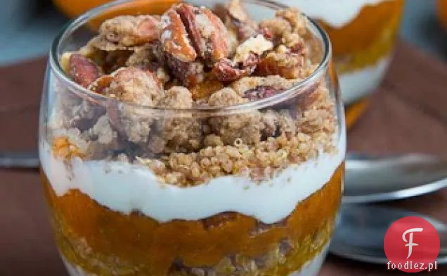 Pumpkin Pie Quinoa Parfait z Gingersnap Pecan Streusel