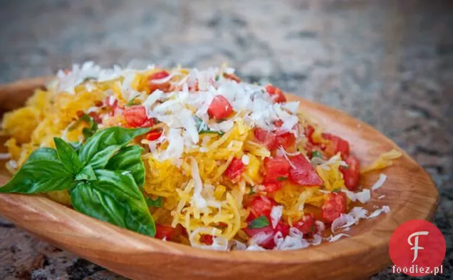Mikrofalowe Spaghetti Squash Z Pomidorami I Bazylią