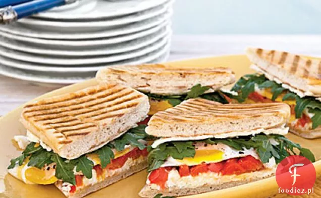 Truflowy Kozi Ser I Papryka Śniadanie Panini