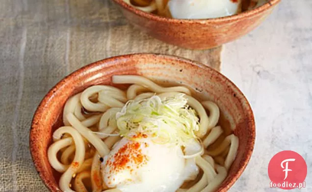 Udon z jajkiem na miękko i zieloną cebulą (Onsen Tamago Udon)