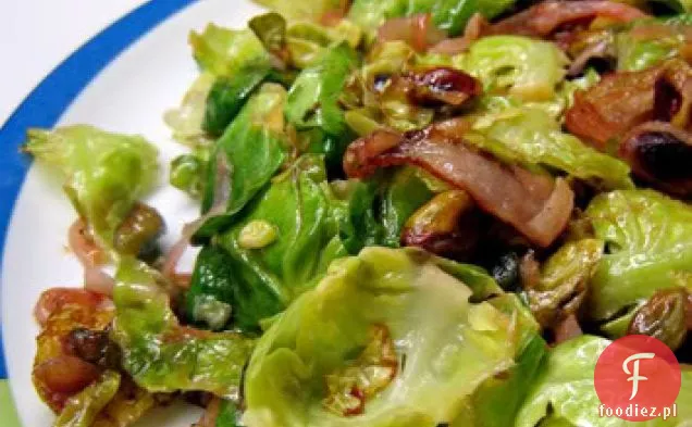 Brukselka smażona z cytryną i pistacjami