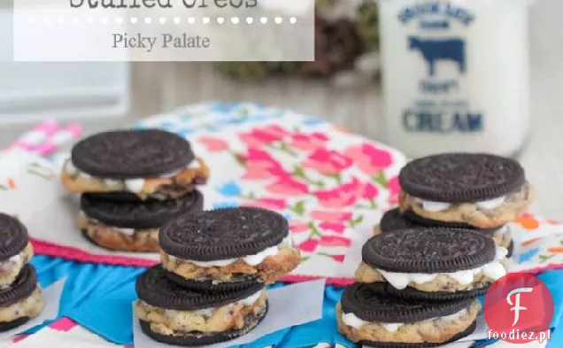 Ciepłe Pieczone Ciasteczka Czekoladowe Nadziewane Oreos