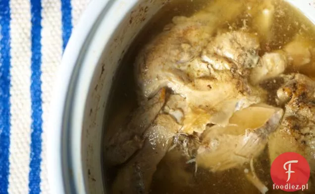 Wieczysta zupa: najprostszy bulion z kości, który zrobisz