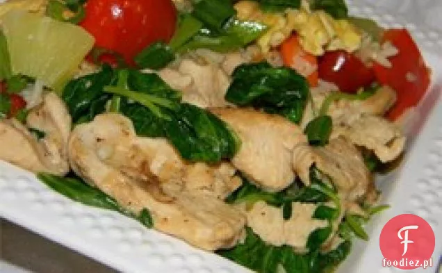 Pędy grochu i kurczak w sosie czosnkowym