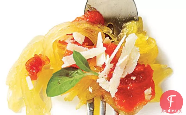 Spaghetti Squash z sosem pomidorowo-bazyliowym