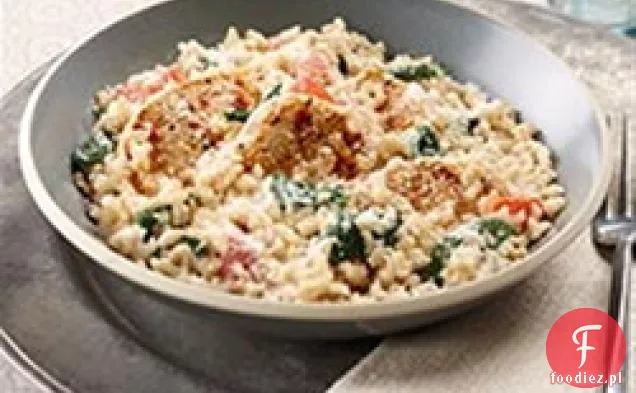 Kremowy obiad z ryżem, kurczakiem i szpinakiem