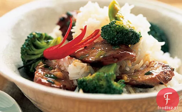 Azjatycka wieprzowina z grilla z brokułami