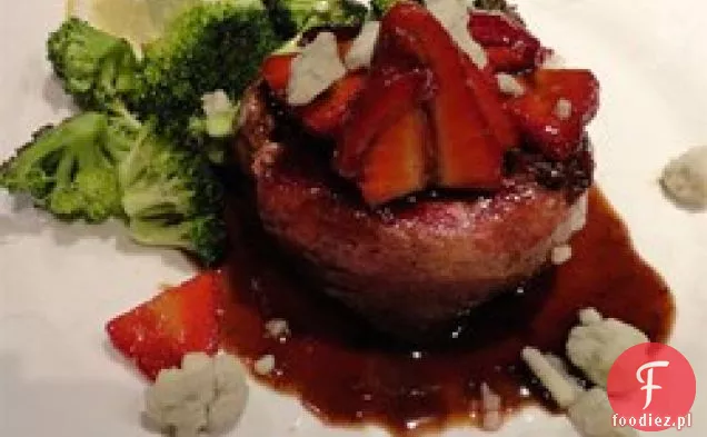 Filet Mignon i truskawki balsamiczne