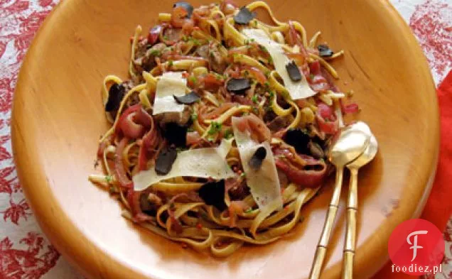 Fettuccine z wątróbki drobiowej z truflami i różowym pieprzem