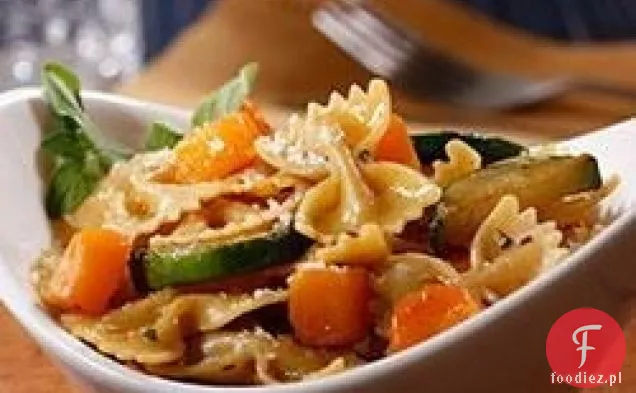 Farfalle z cukinią, dyni i serem Pecorino