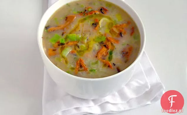 Zupa z białej fasoli i kurek z szałwią