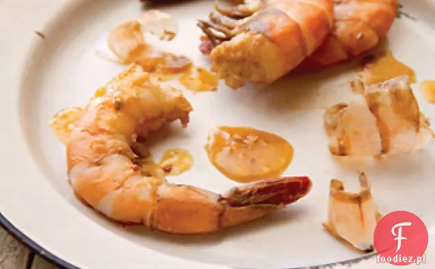 Obrać i zjeść krewetki jest Finger Food