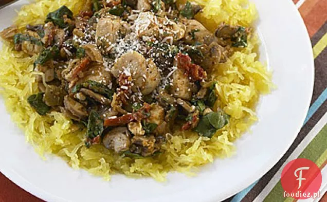 Spaghetti Squash z kurczakiem, pieczarkami i szpinakiem