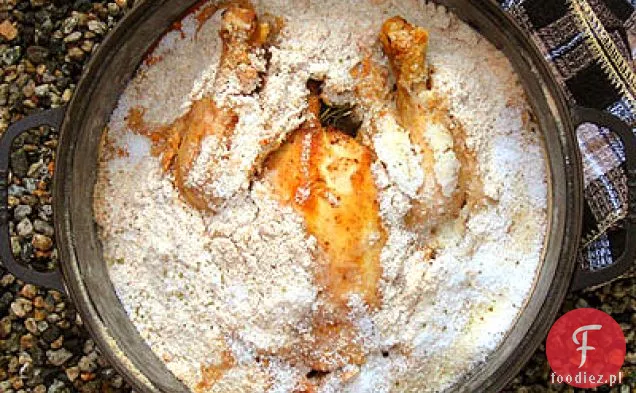 Cały kurczak pieczony w cieście solnym z tymiankiem