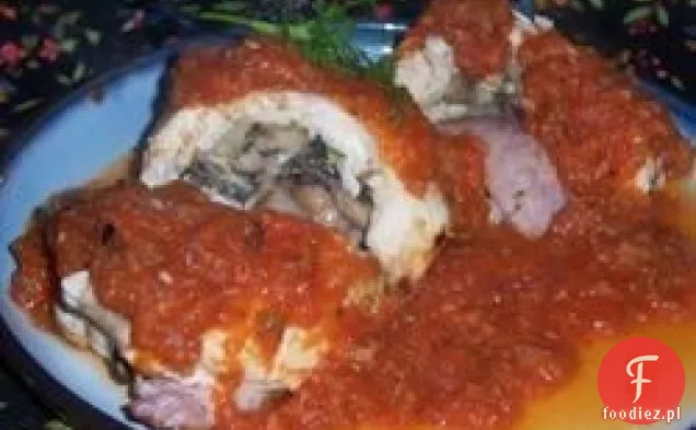 Rollitos de Pollo en Salsa de Guajillo (Roladki z kurczaka w sosie pieprzowym Guajillo)