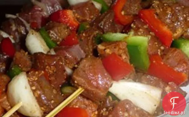 Niesamowite pikantne wołowe Kaboby lub haitańskie pałeczki Voodoo