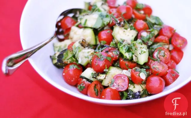 Grillowana Sałatka Z Cukinią I Winogronami